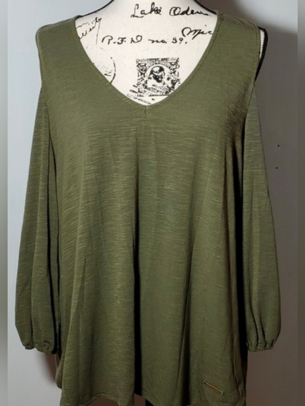 Jones New York |Cut Outs  Hi-Lo Olive Green Top Neutral Flowy Boho Sz.XL